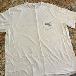 Men's vineyard vines T-shirt